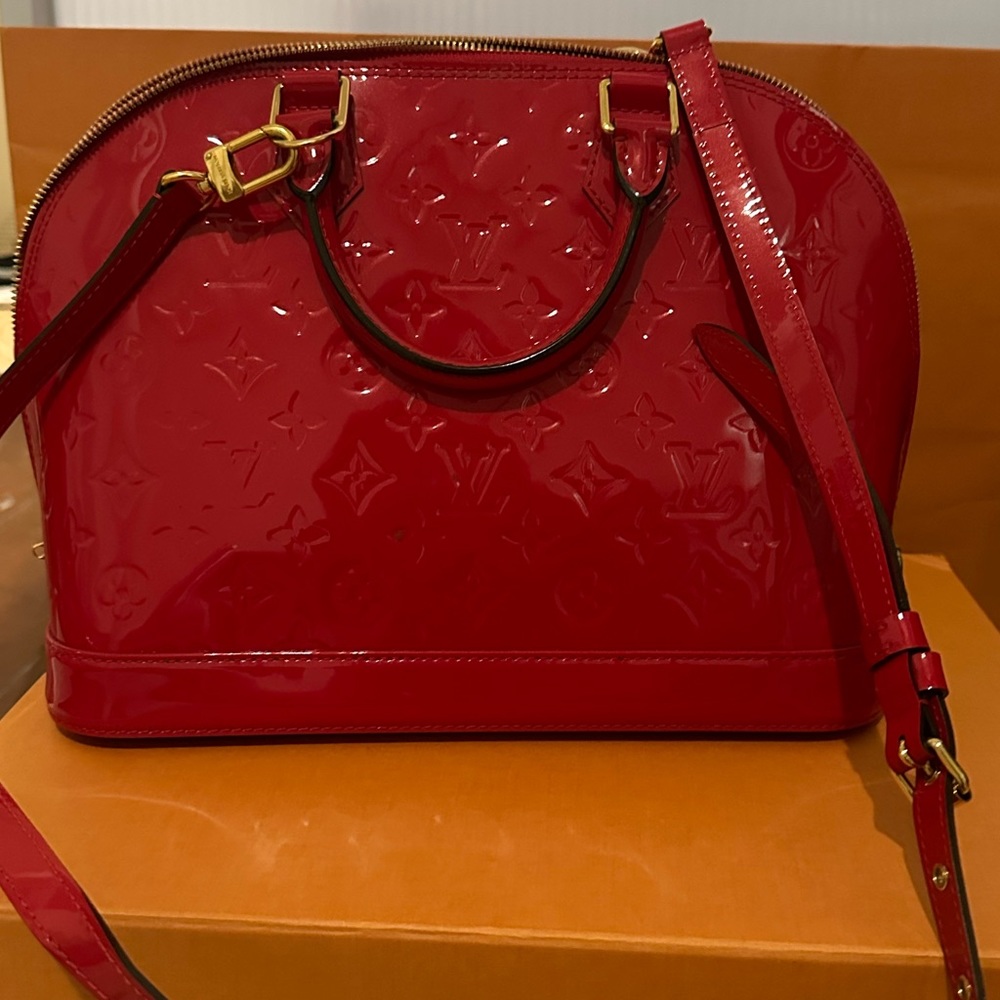Red Vernis Louis Vuitton Alma PM